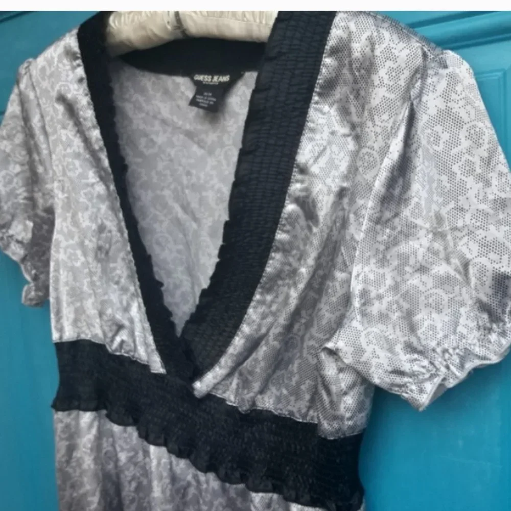 Vintage Guess Dress Retro 90s Romamtic Flirty Puff Sleeves Plunging V Neck - Picture 3 of 10